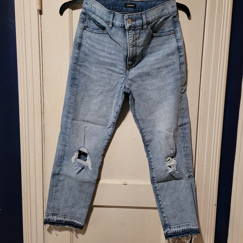 Express crop mom jean sz 6